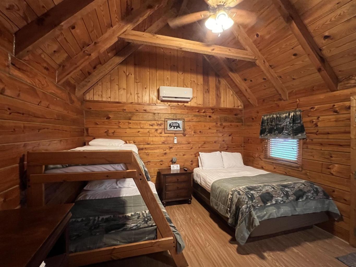 Cozy Cabin With Breathtaking Views Near Dollywood ピジョンフォージ エクステリア 写真